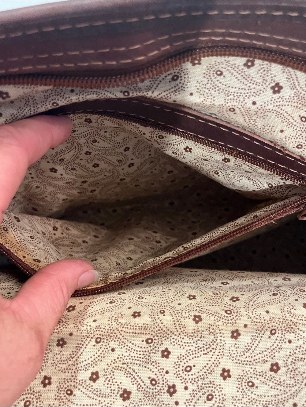 Vintage rich Brown Tooled Leather Briefcase. So nice! - Picture 6 of 10